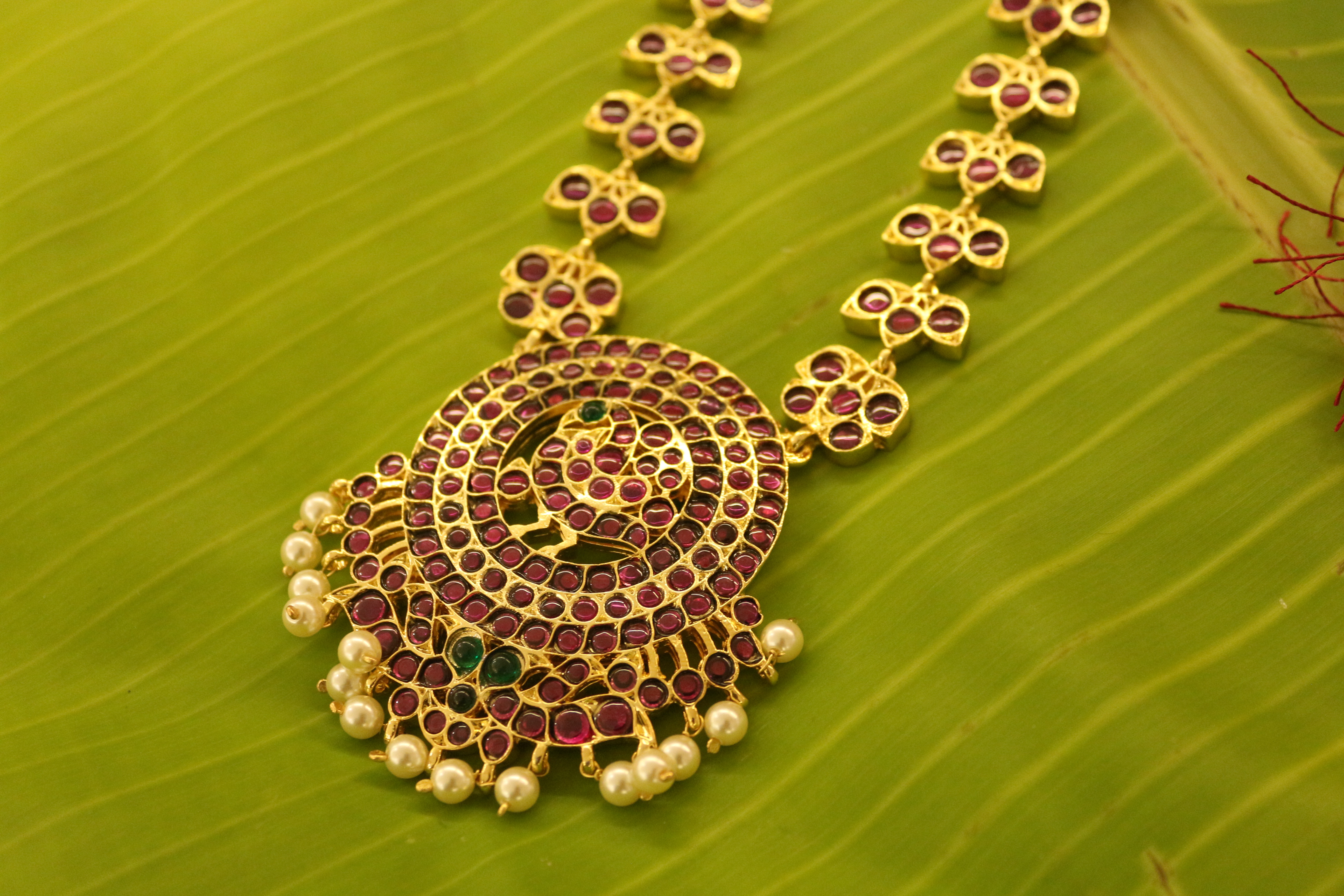 Peacock Pendant with Leaf Pattern Full Kempu Haram