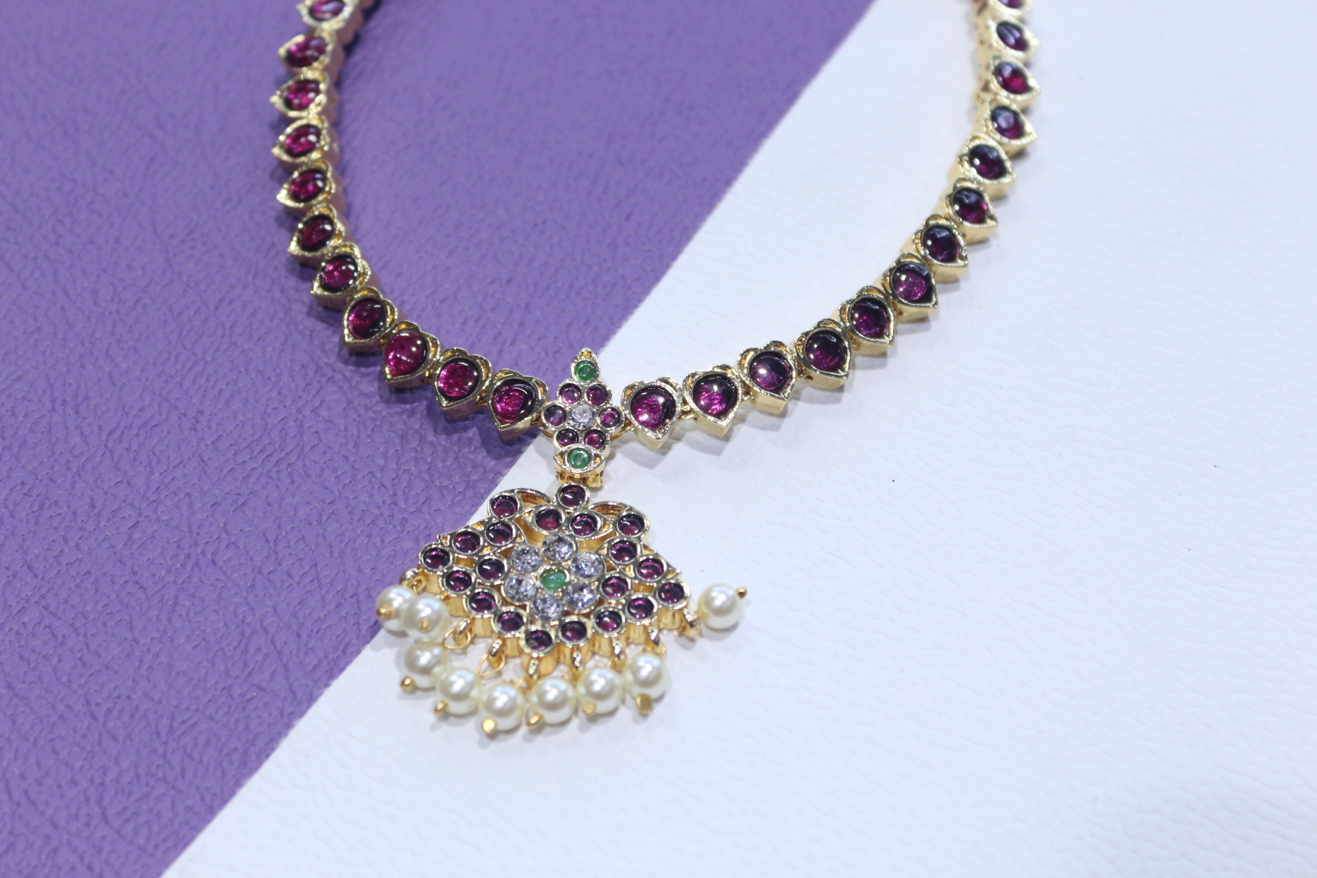 HEART SHAPE NECKLACE