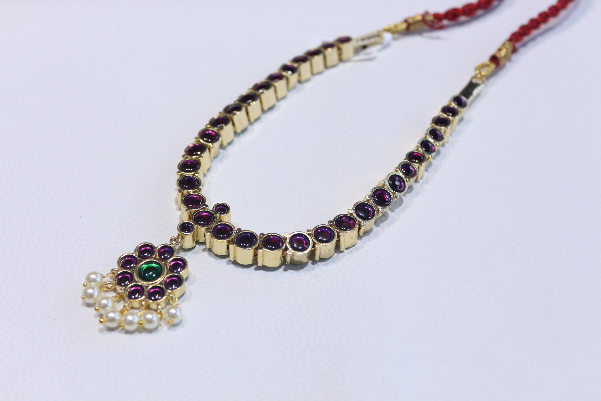 One stone attigai (reversible) kempu and green stone
