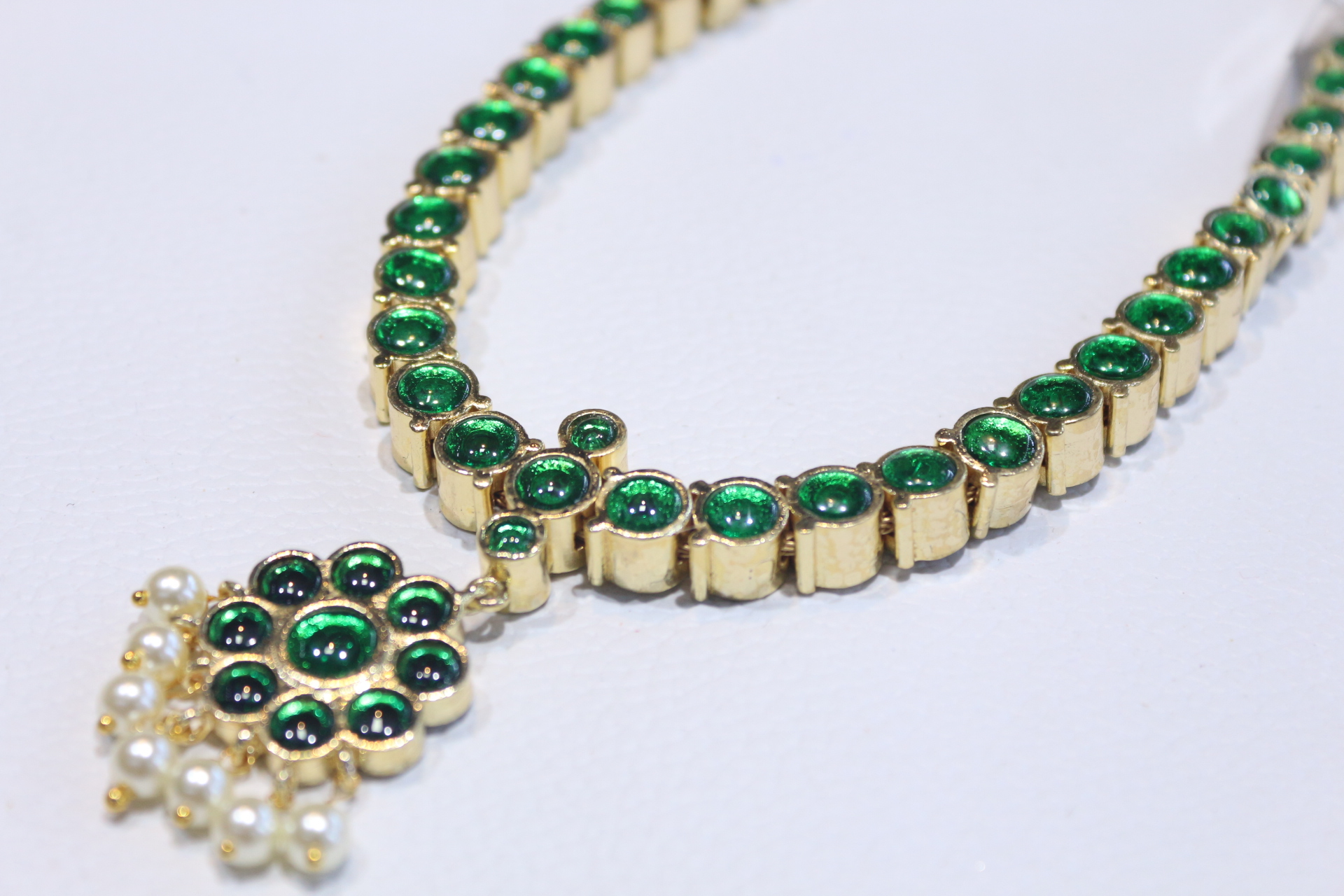 One stone attigai (reversible) kempu and green stone