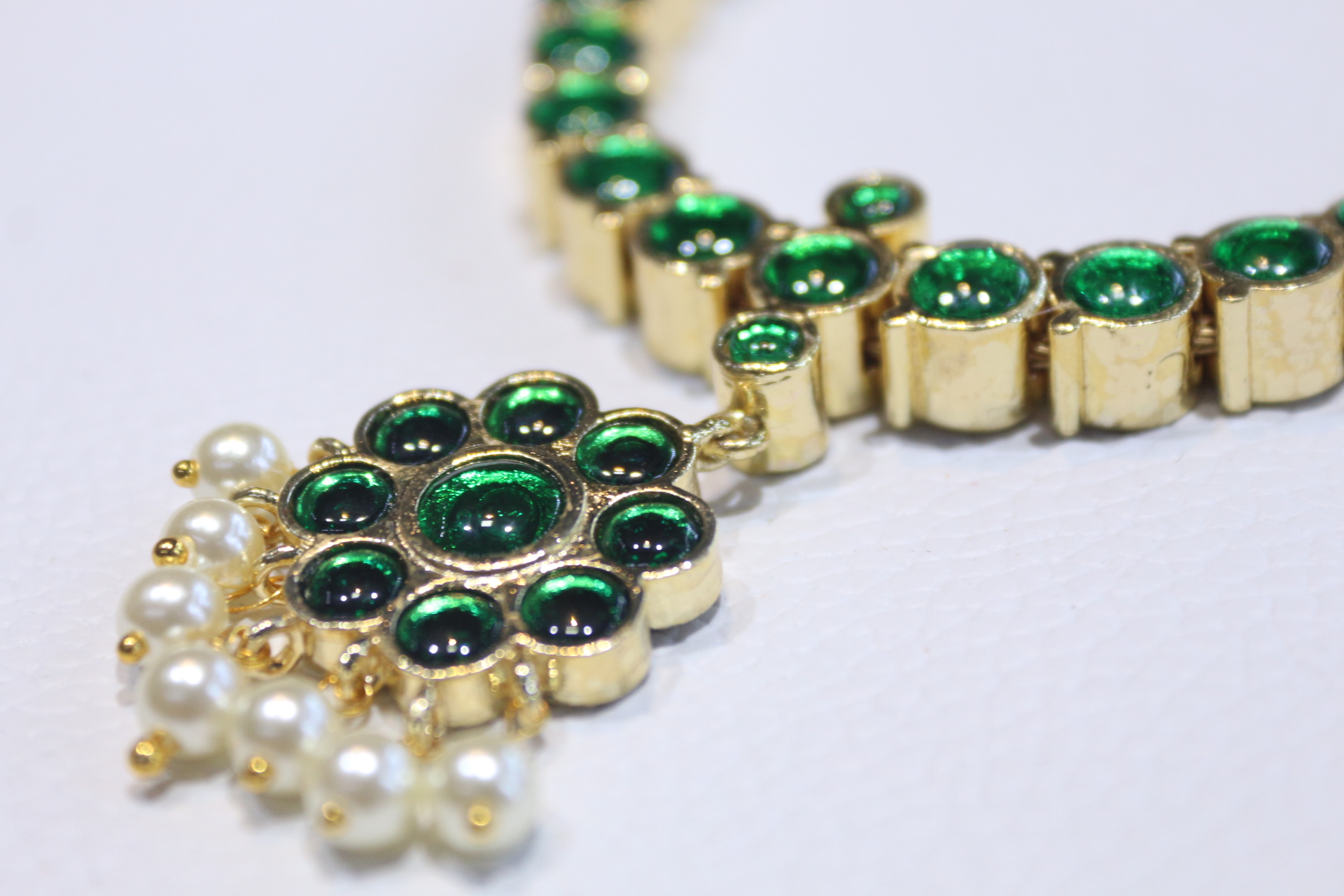 One stone attigai (reversible) kempu and green stone