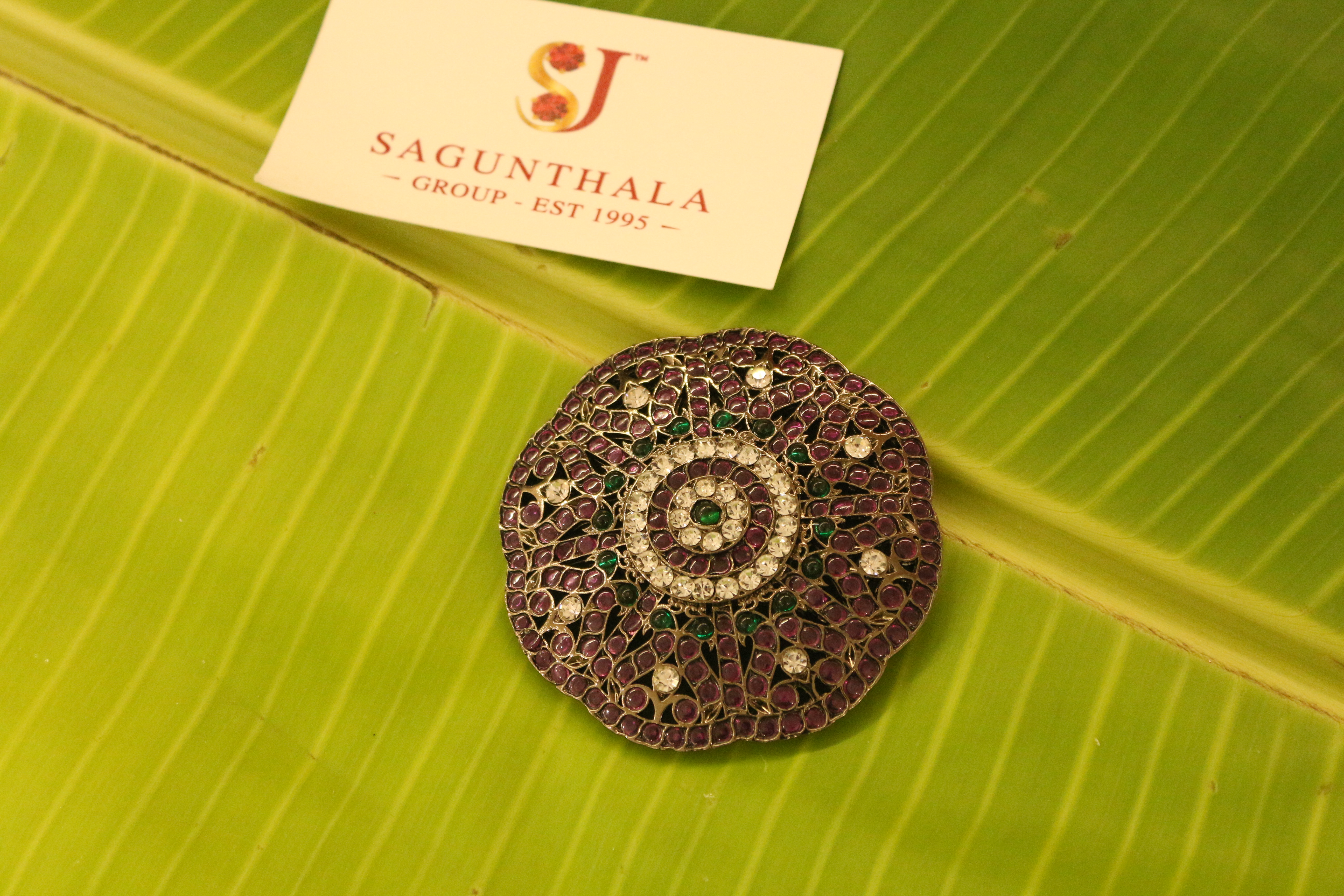 Black Antique Double Peacock Rakodi