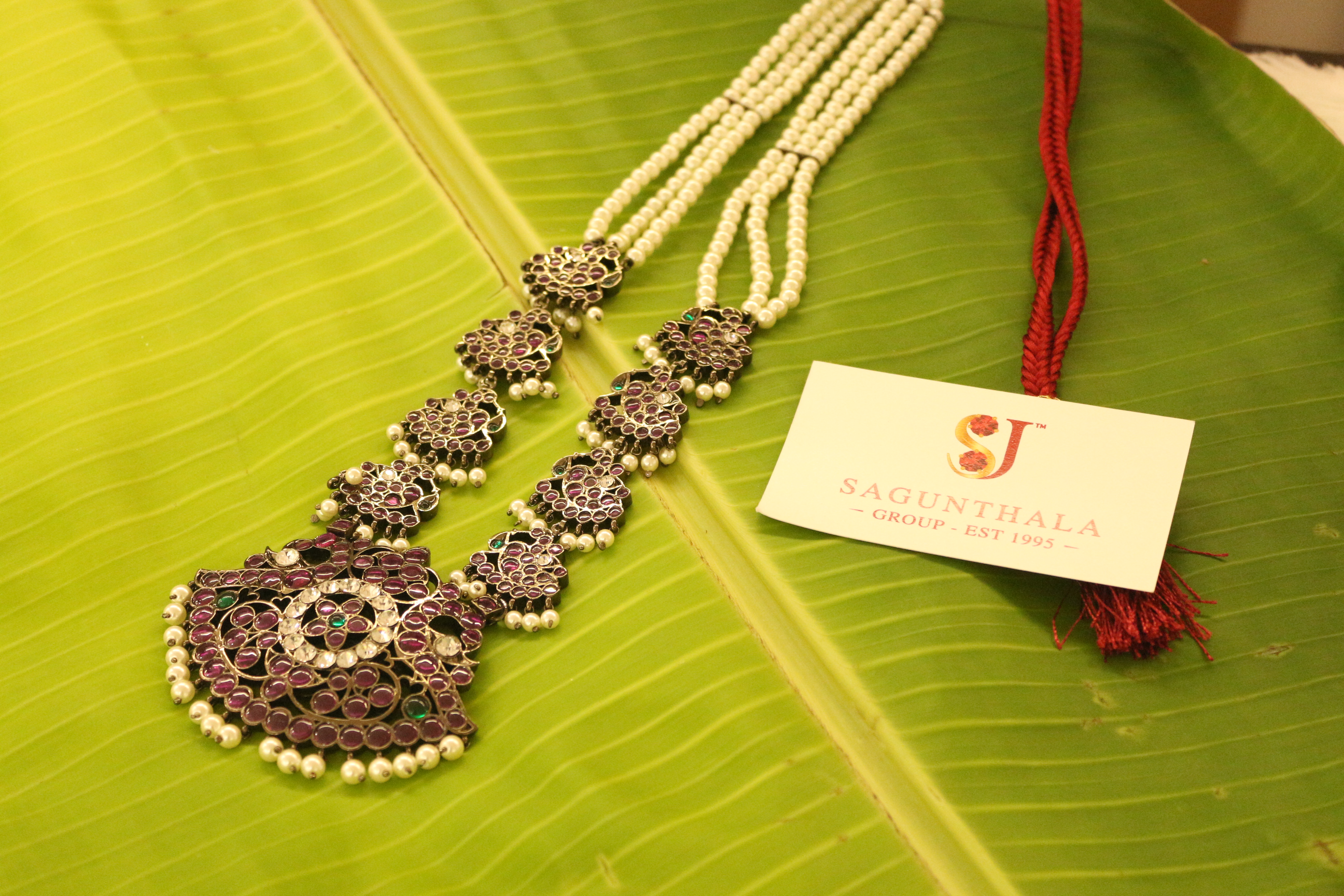 Black Antique Peacock Pearl Pathakam Pendant Haram