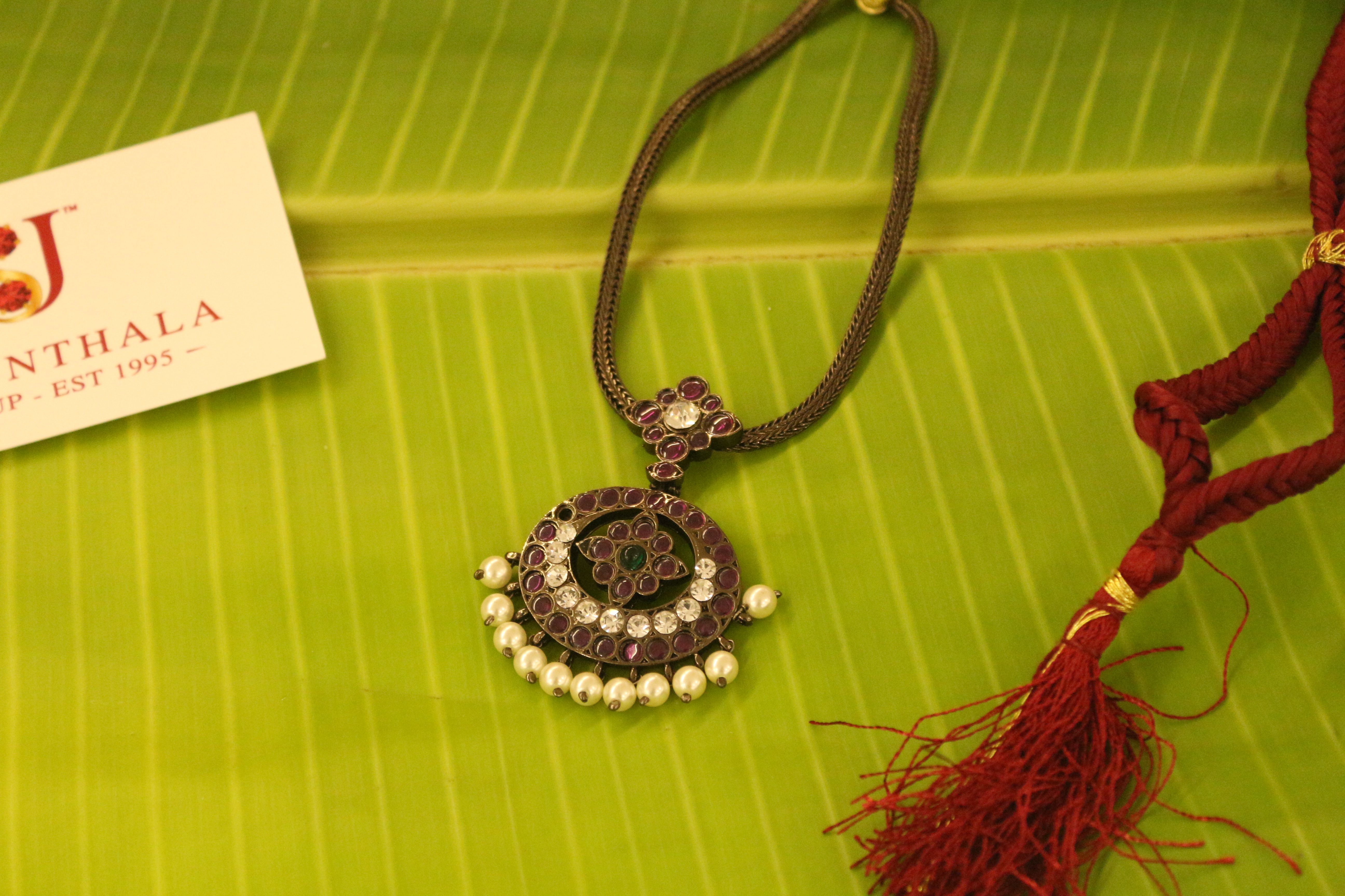 Round Floral Pendant Black Antique Necklace