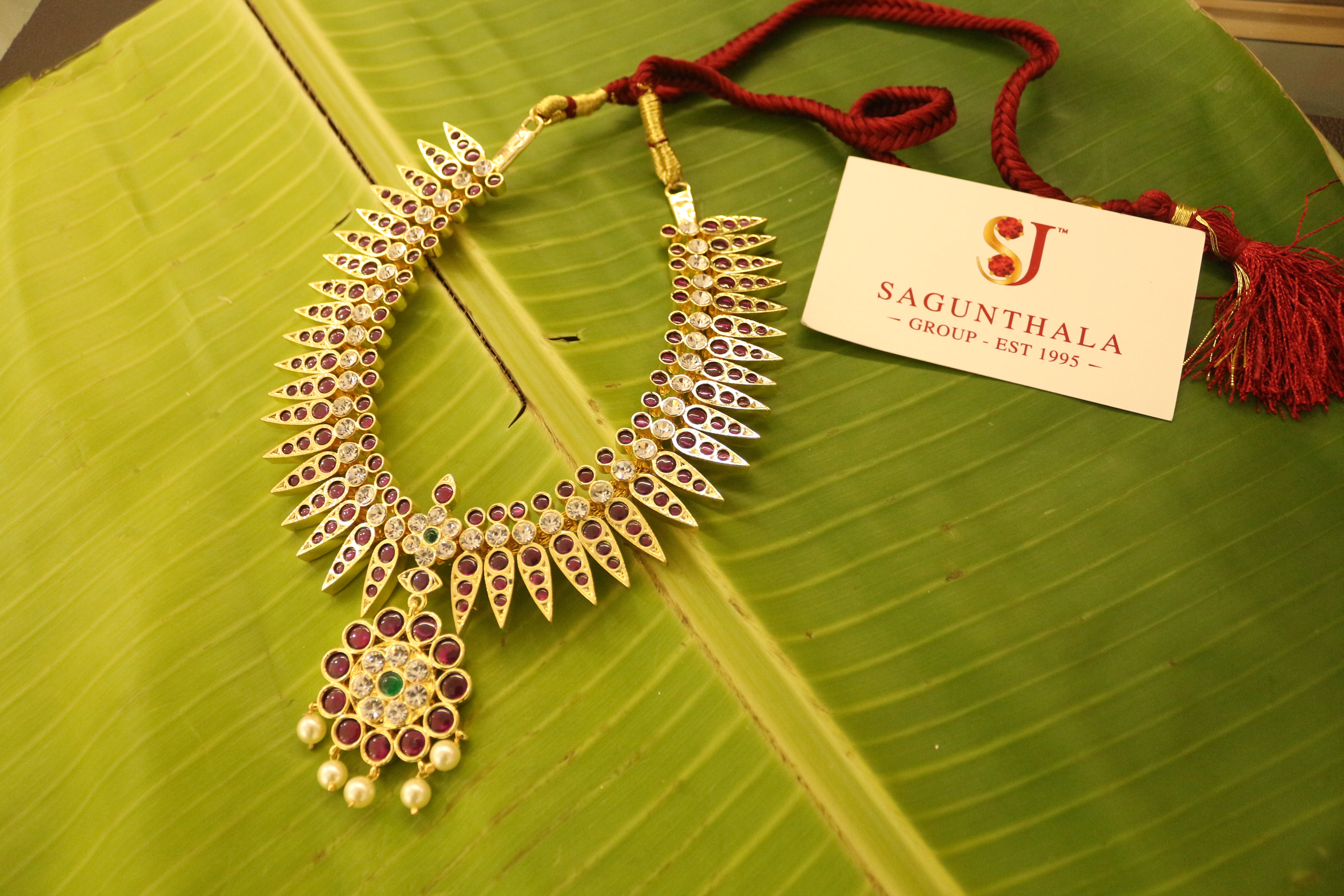 Grand Leaf Necklace with Full Kempu Stones