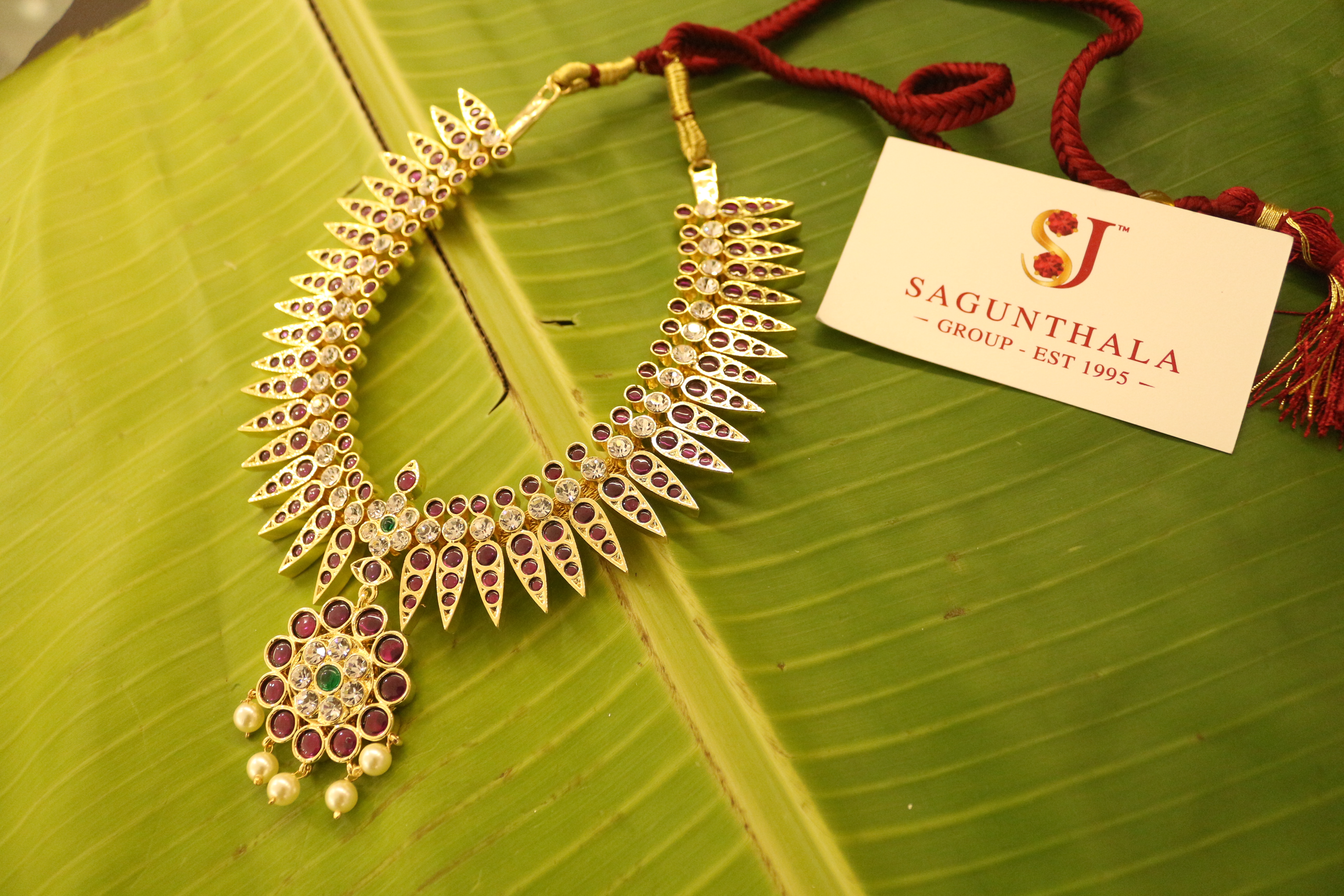 Grand Leaf Necklace with Full Kempu Stones