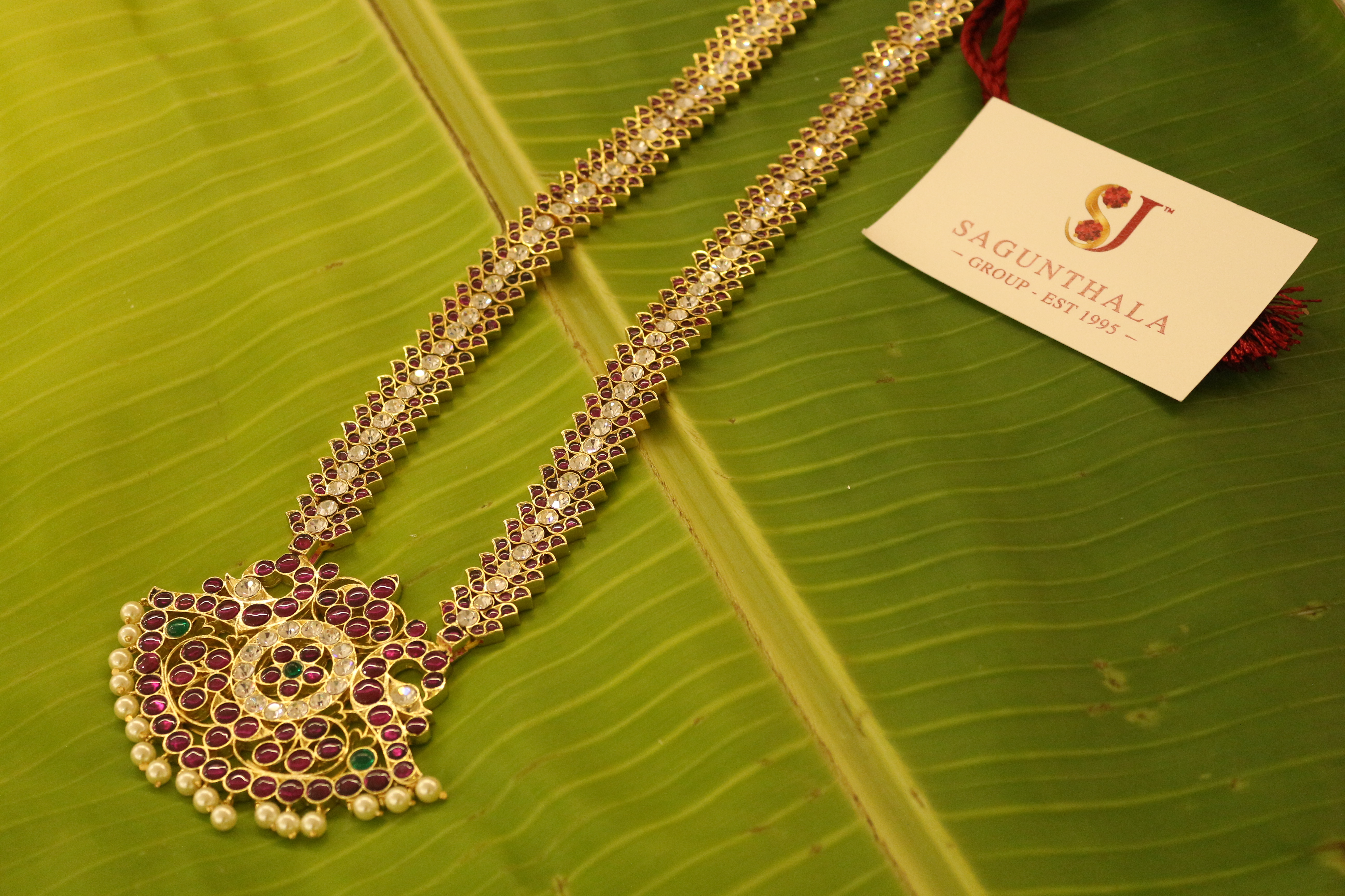 Pathakam Leaf Pattern Haram with Kempu & CZ Stones