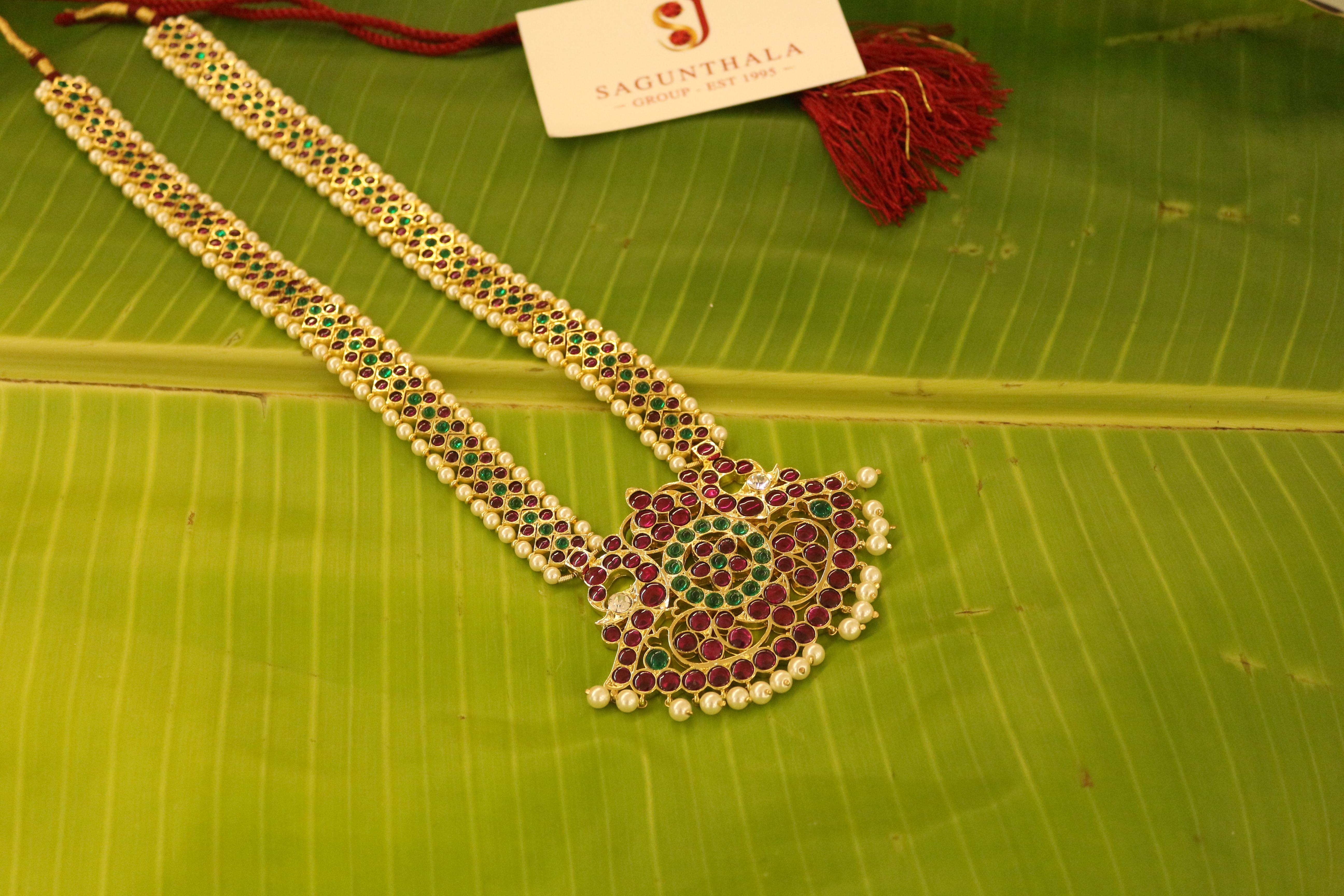 Pathakam V Pattern Haram with Kempu & Green Stones