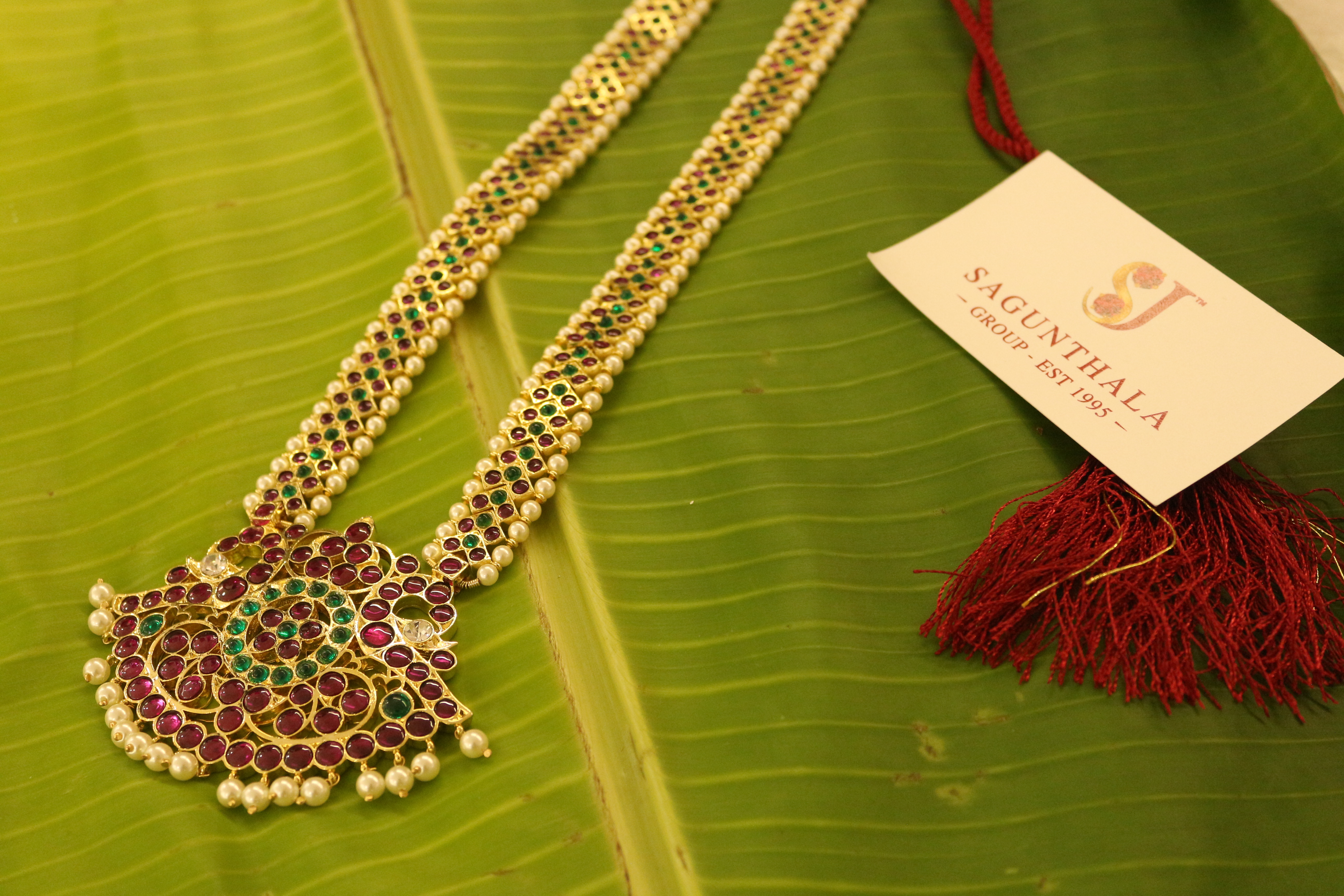 Pathakam V Pattern Haram with Kempu & Green Stones