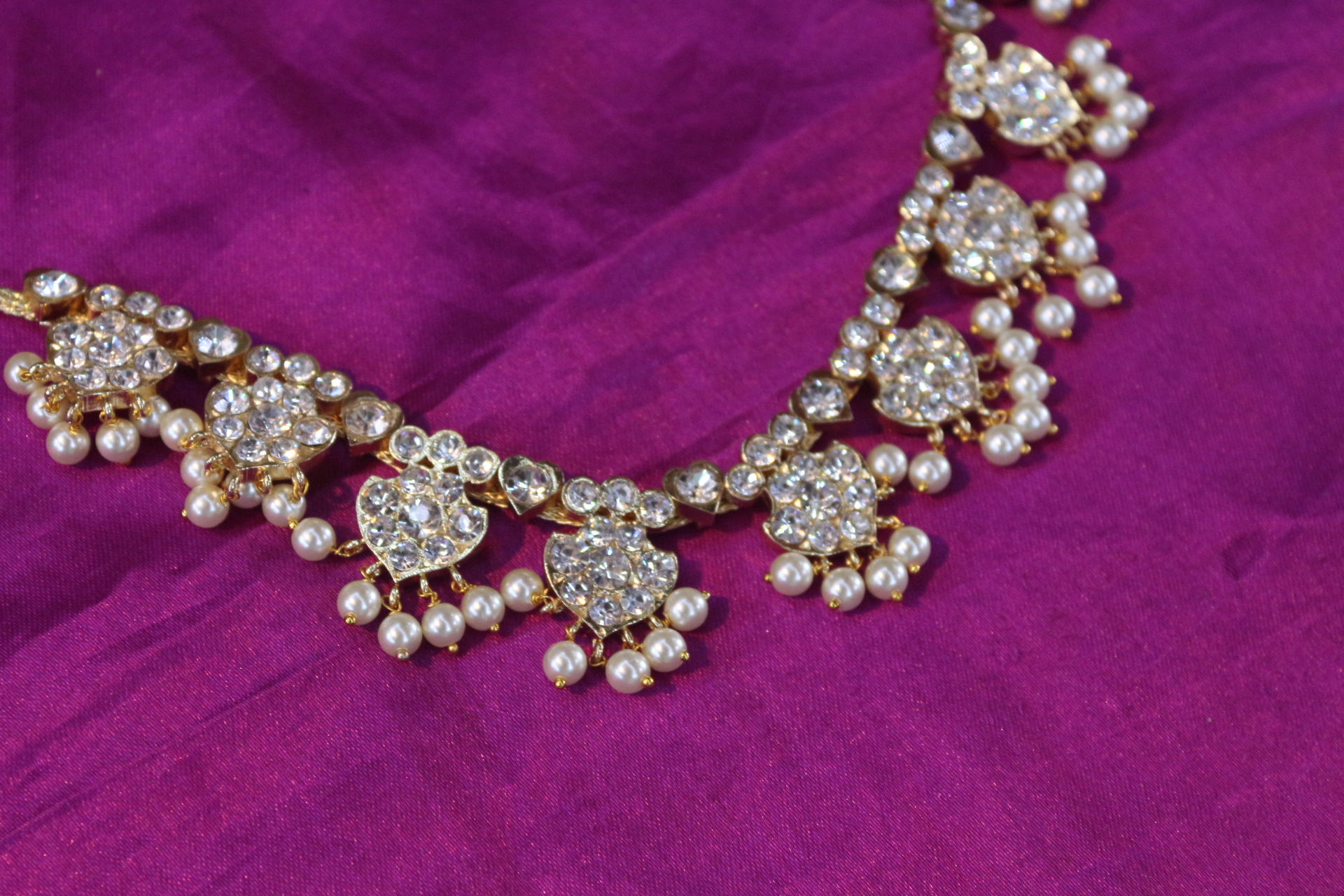GOPURAM FULL WHITE NECKLACE
