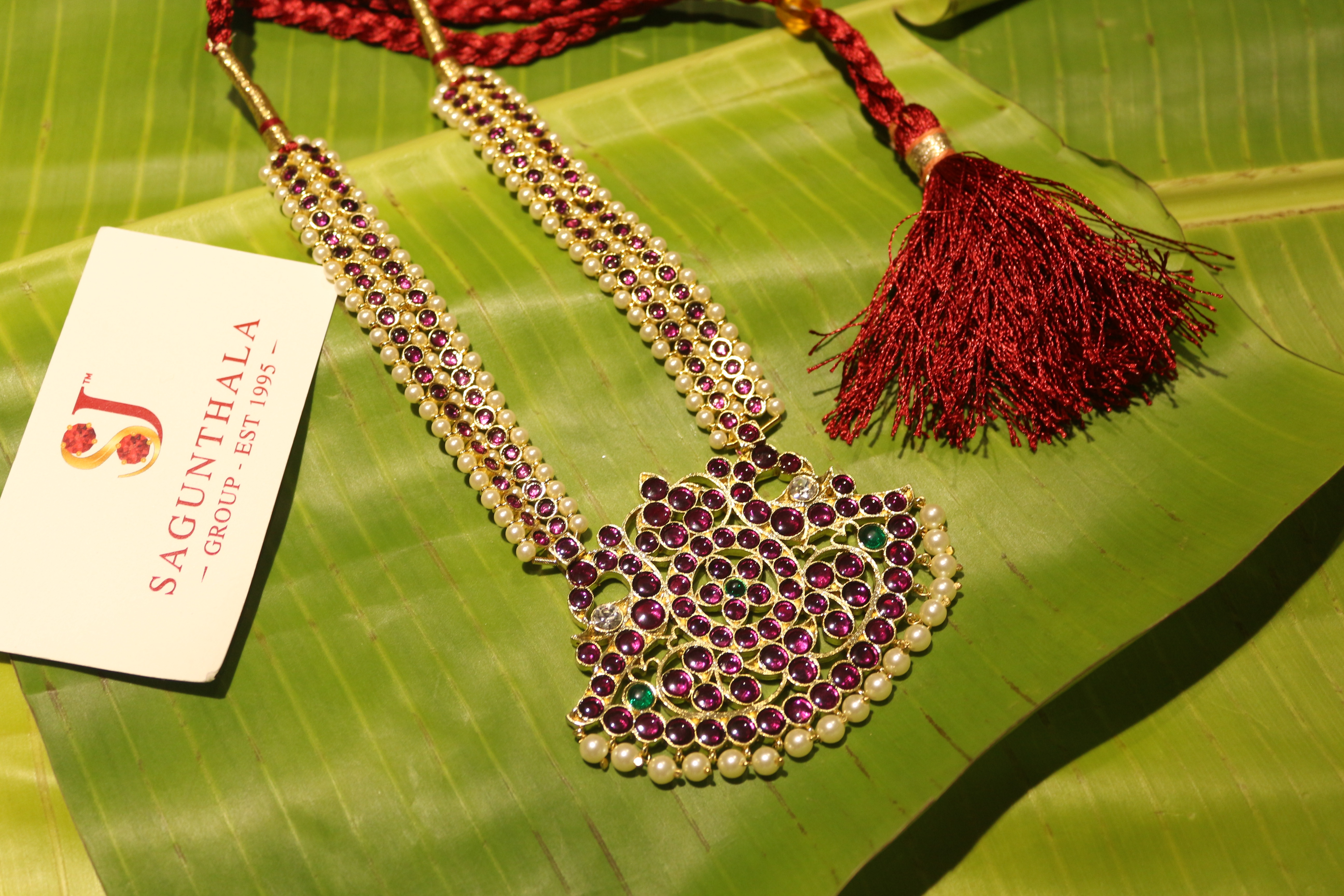 Pathakam Soundarya Kempu & Green Necklace