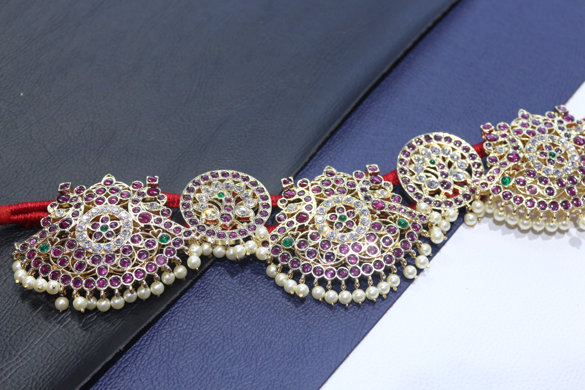PATHAKAM PENDANT WITH PEACOCK DESIGN ODDIYANAM